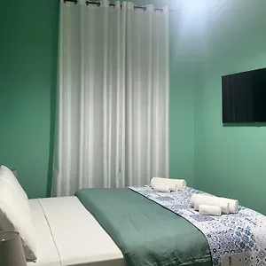 casa-amelia.taorminaitalyhotels.com/